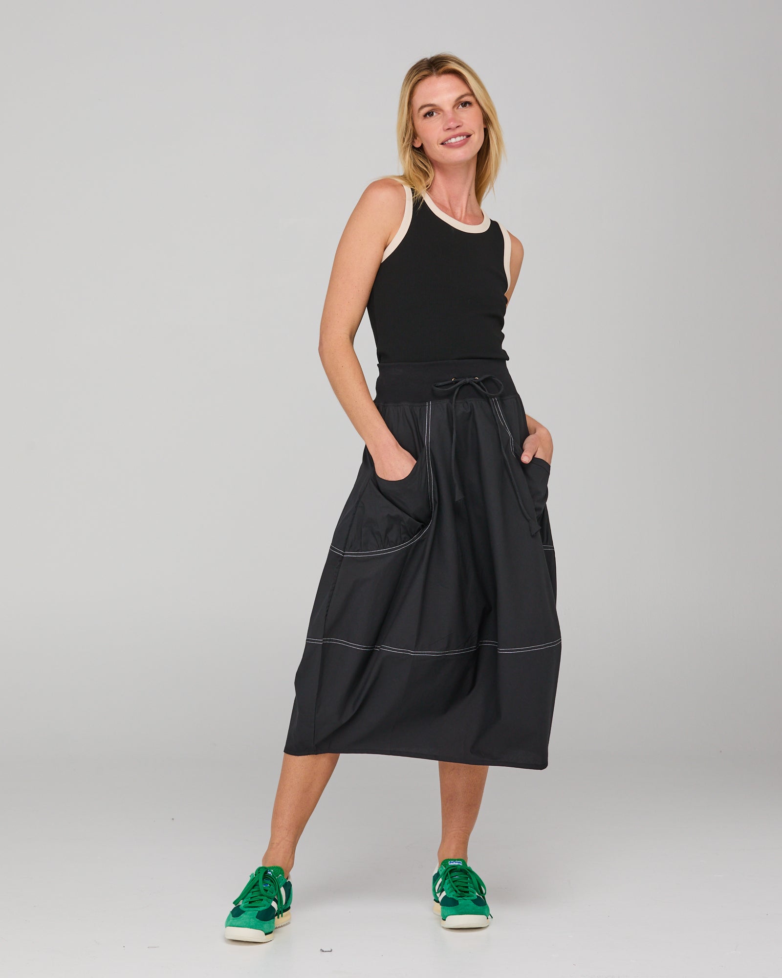 Guru Skirt - Black/White Stitching