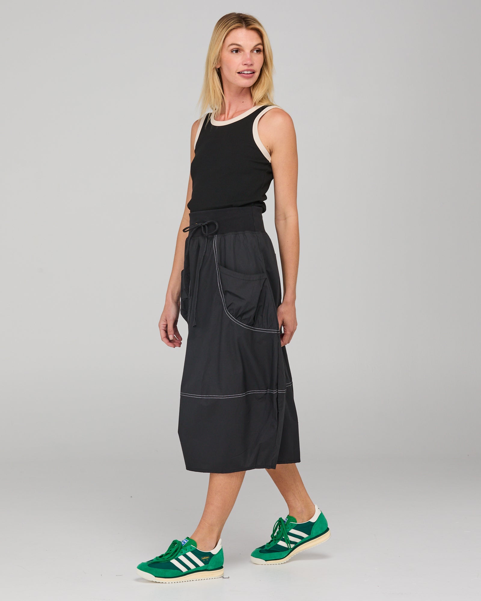 Guru Skirt - Black/White Stitching