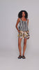 Esi Short - Thema